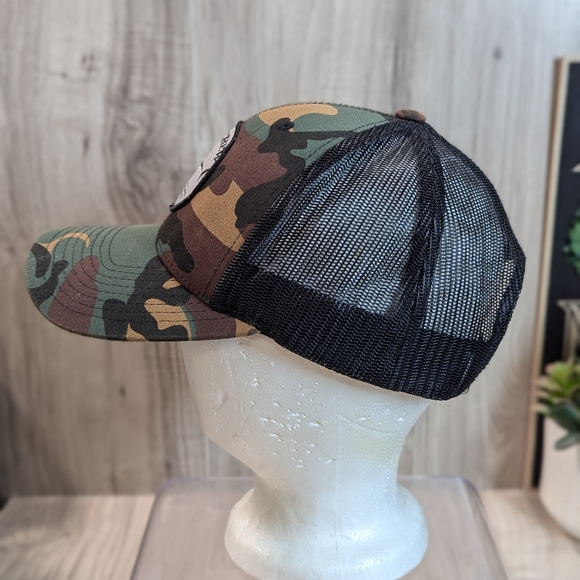 Salty Crew Camo Shark Snapback Hat Trucker Mesh - Picture 5 of 11